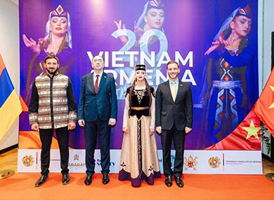 Greg Ohan in Vietnam and Aremnia event