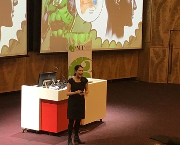 Amanda Fullerton does Linguistics proud at 3MT Finals