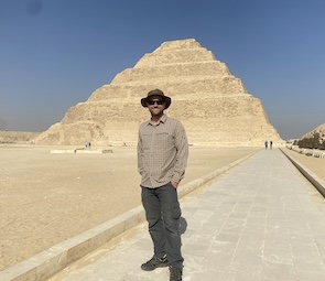THUMBNAIL-Tim Ralph in front of the Step Pyramid of Djoser