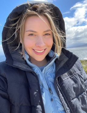 Madeleine taking a selfie in Tasmania